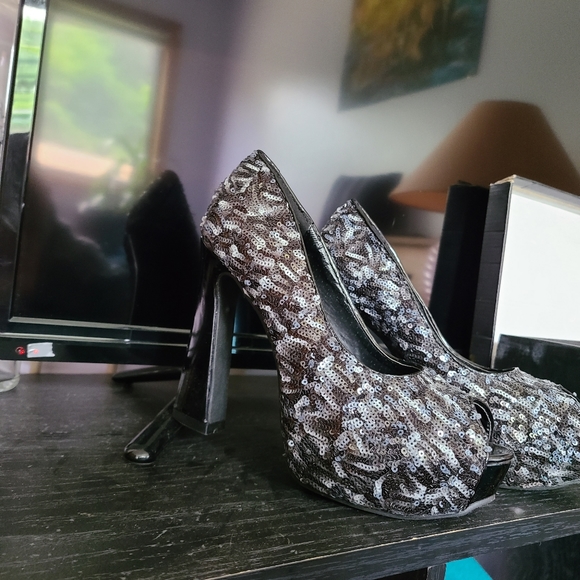 Kiss and tell - Picture 2 of 12